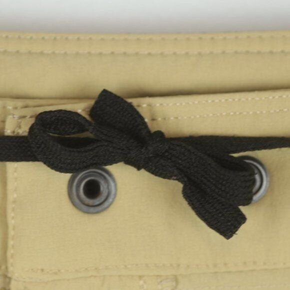 GoLite Women's Medium Tan Quick Dry Mid Rise Flat Front Stretch Bermuda Shorts - Picture 8 of 11